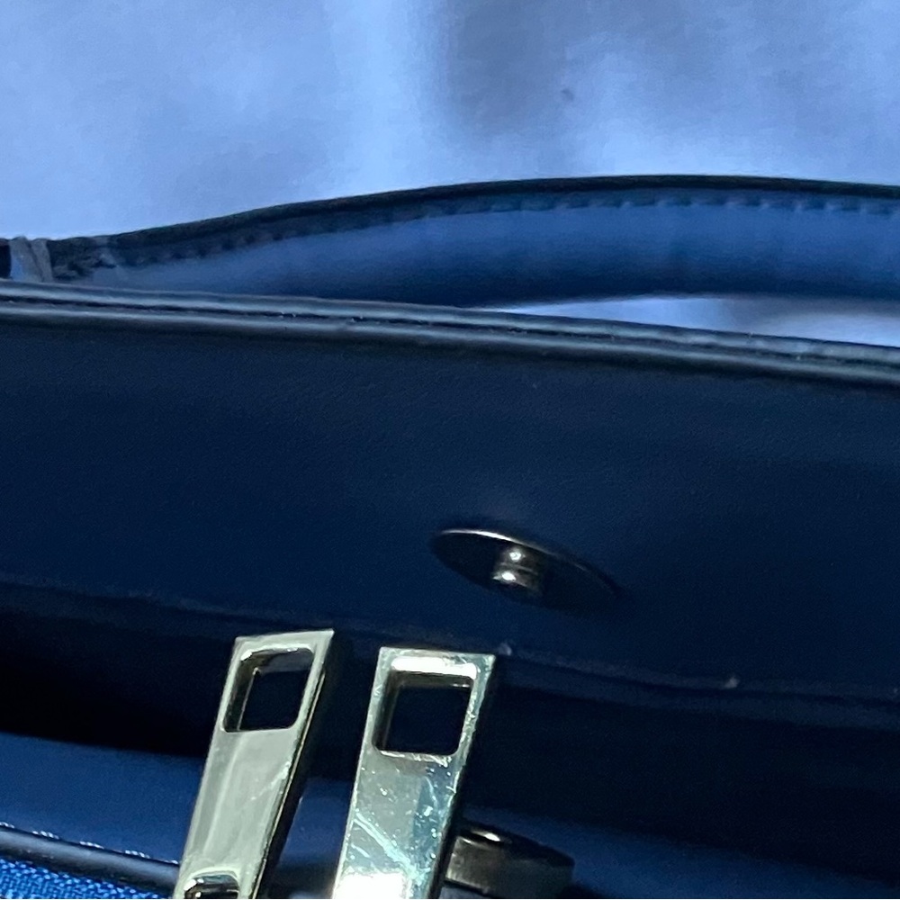 VINTAGE London Fog Blue Croc-Embossed Bag with Crossbody Strap NWOT - Picture 7 of 15